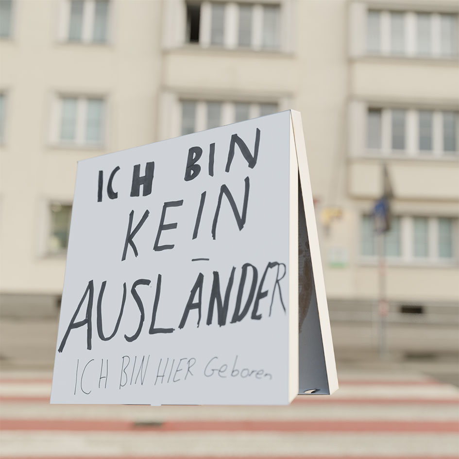 ICH BIN KEIN AUSLÄNDER ICH BIN HIER GEBOREN von Belal (14), 2020